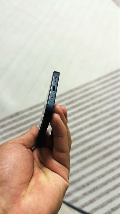 Iphone 13 blue.