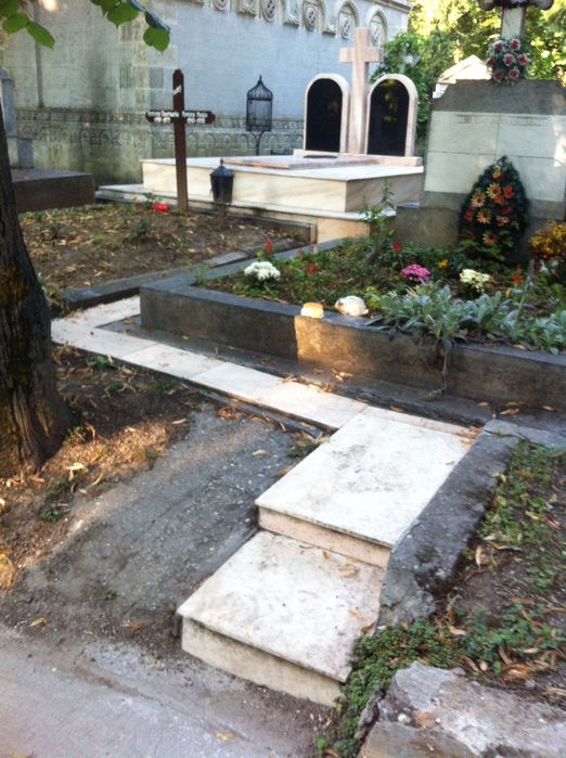 Cavou 6 locuri Cimitirul Bellu Bucuresti - nou, marmura Ruschita