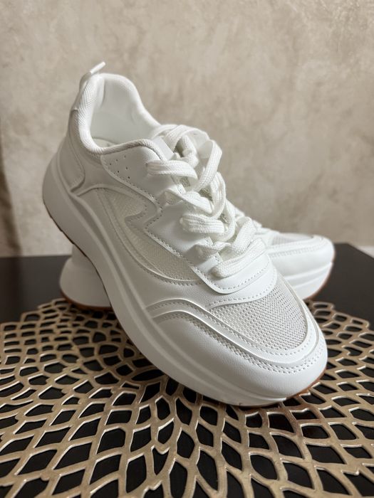 Продам кроссовки