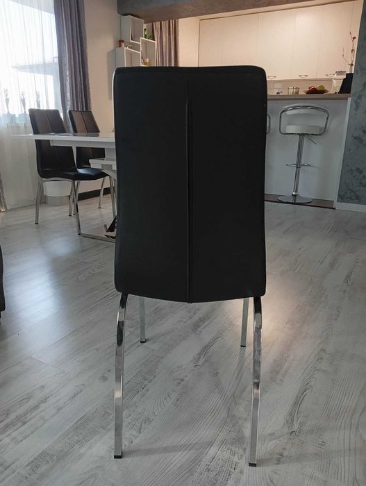 Трапезни столове