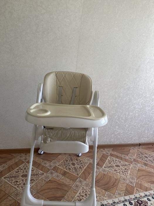 Продается детский кухонный стол