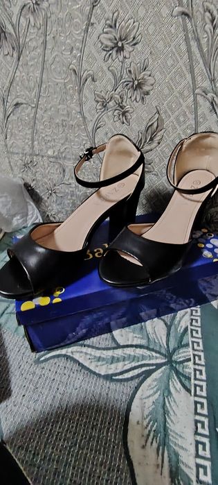 Продается женская обувь