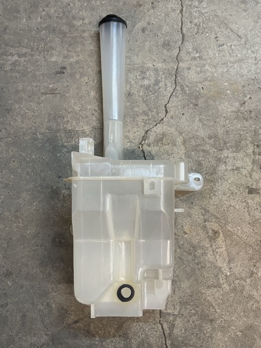 Бачок омывателя камри 30