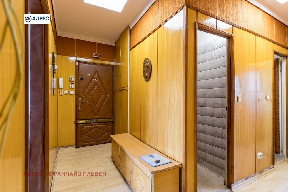 Продава се Тристаен апартамент в Плевен, Сторгозия - 75 кв.м за 1094 €/кв.м - Снимка #9