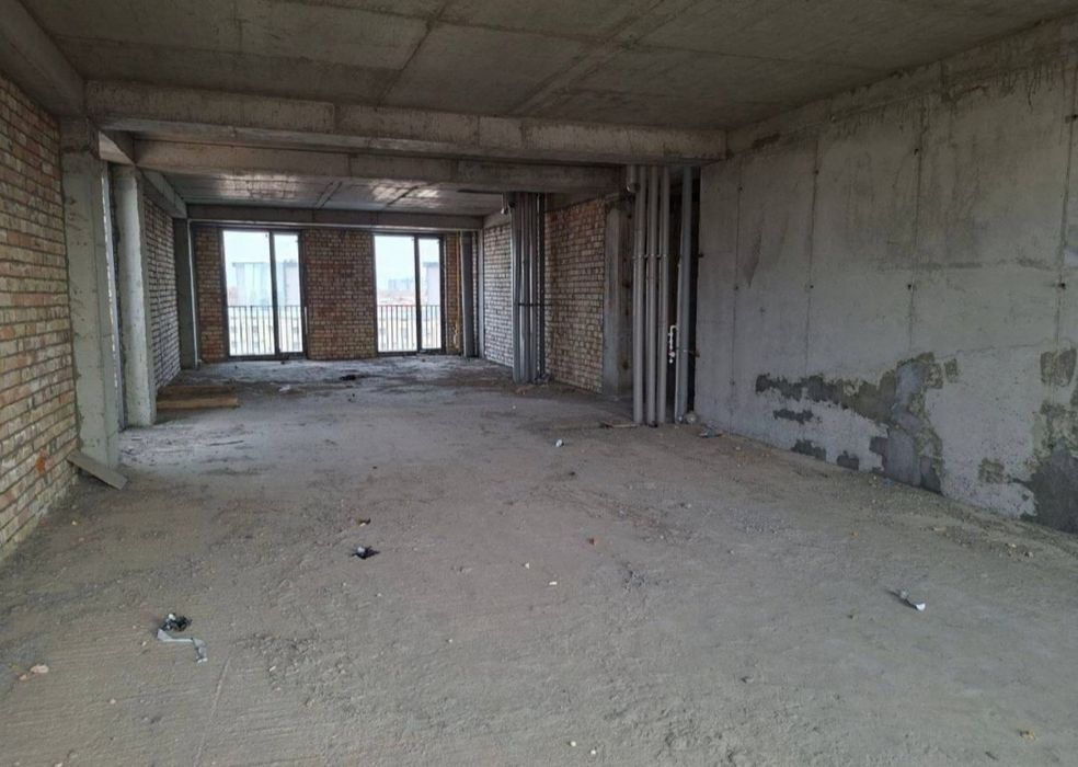 ЖК "Amir Temur" Remontsiz 130 m² 7-etaj 12- etajli bino SROCHNO