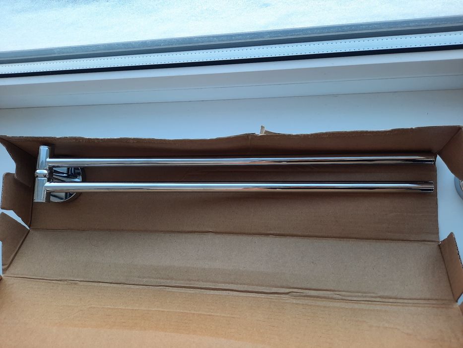 Продам два держателя для полотенца, поворотный