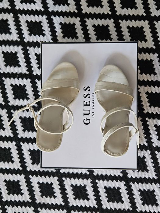 Продаются туфли Guess (оригинал)