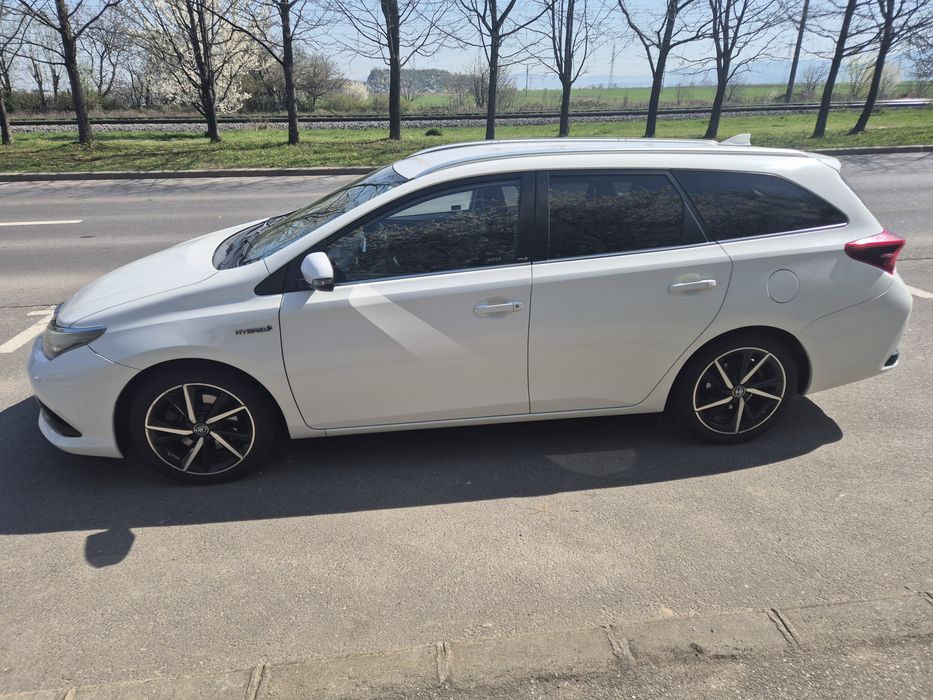 Toyota Auris Hybrid 2017 Automat | GPL | Baterie schimbată | 650 km / plin