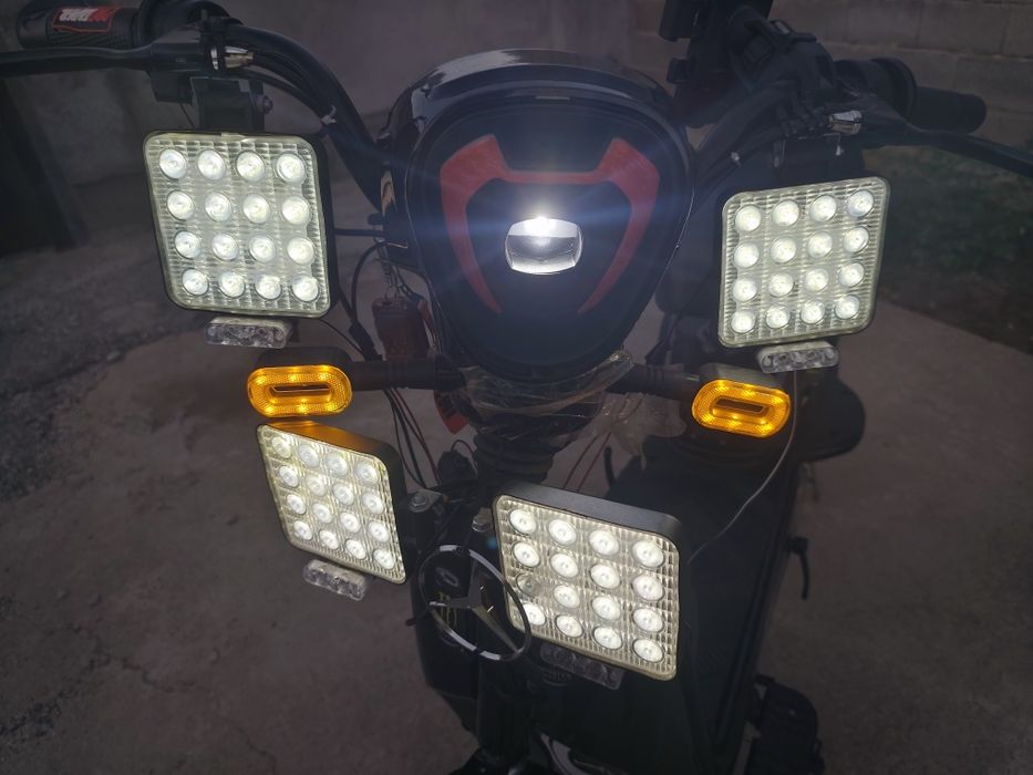 Продам электроскутер SK8