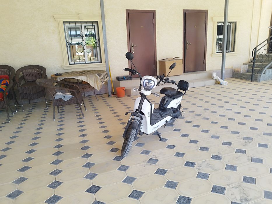 Продается электроскутер панда в нормальном состоянии