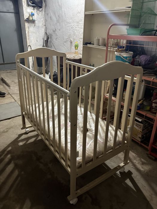 Продам детскую кроватку