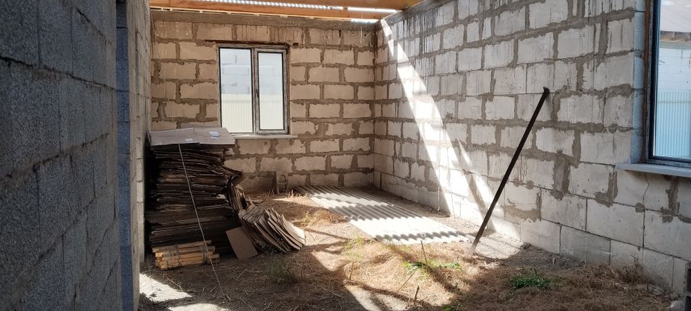 Продам дом в байсерке не достроен