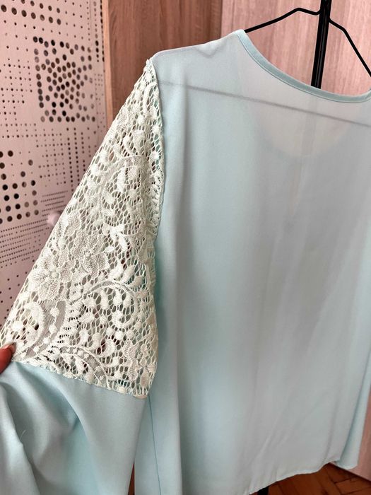 Тюркоазена блуза с бродерия