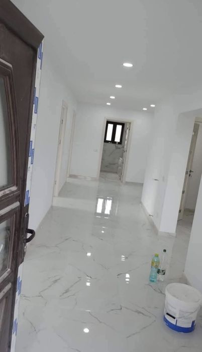 Execut renovări interioare apartamente Gresie faianță parchet Zugrav