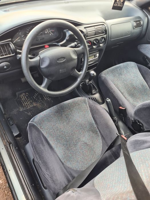 Форд Ескорт 1.4 на части