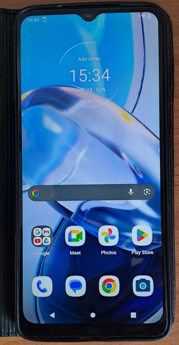 Продавам смартфон Motorola E22 64GB + 4GB RAM в отлично състояние