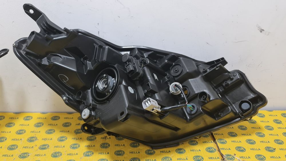 Far faruri halogen led drl Toyota Yaris 3 2014+ HIR2 81130-0DA50