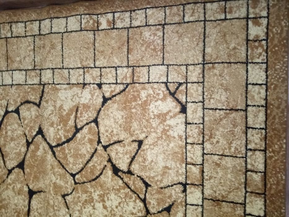 Ковёр б/у в хорошем состоянии