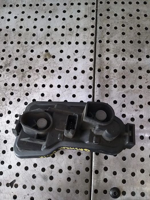 Soclu stop dreapta nissan qashqai j10 89503244