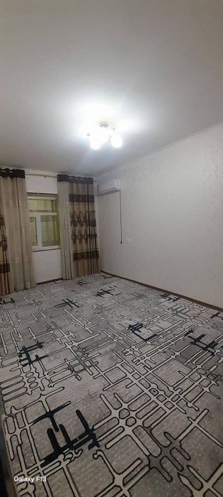 Шахар марказида жойлашган 3 хонали  квартира сотилади