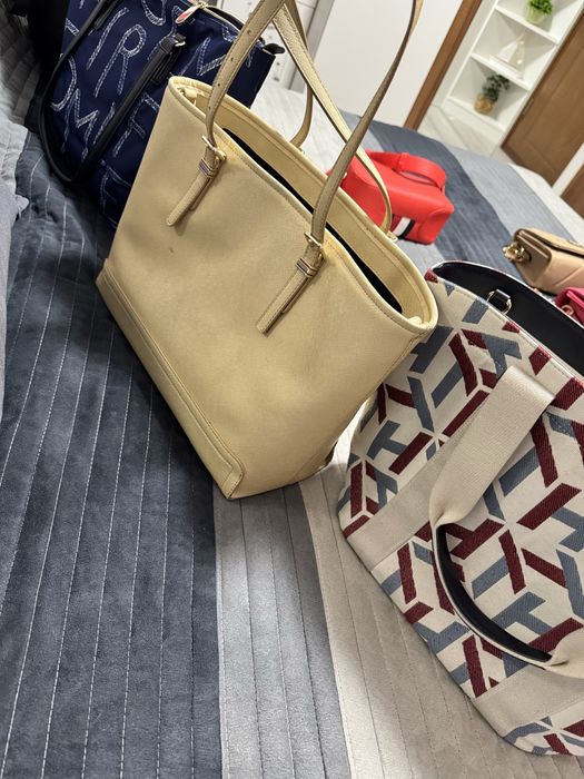 Tommy Hilfiger Hobo bags оригинални чанти, естествена кожа