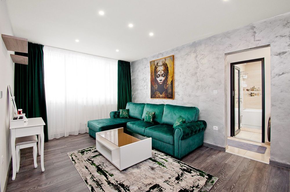 Vand apartament 3 camere