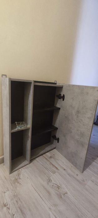 Зеркало с полками