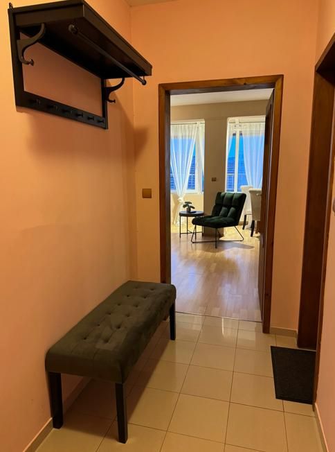 Дава се под наем Тристаен апартамент в София, Център - 89 кв.м за 1200 € - Снимка #10