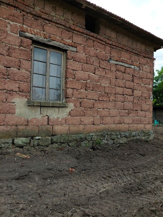 Продава се Къща в с. Долни Раковец, Област Перник - 72 кв.м за 577 €/кв.м - Снимка #2