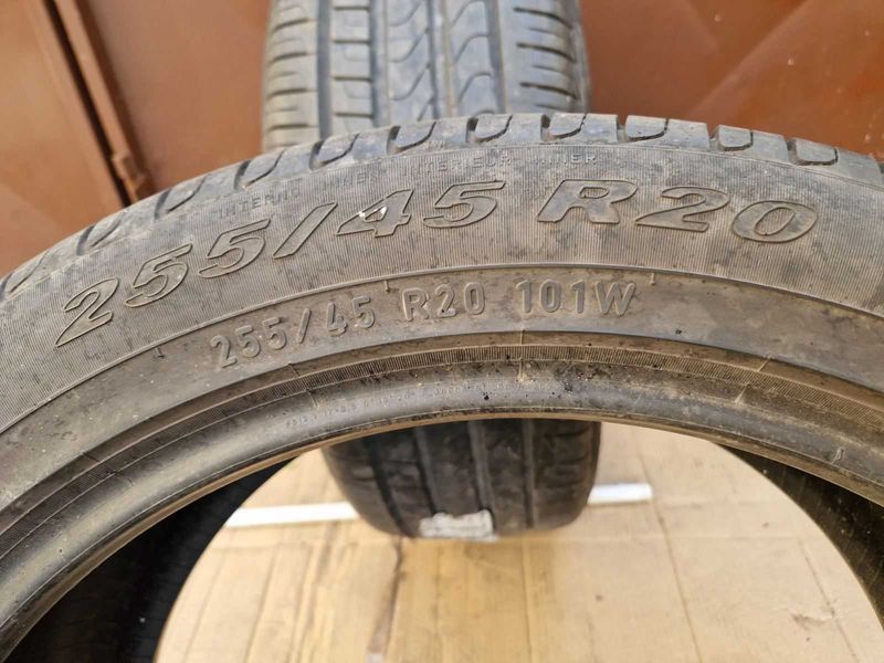 2 Pirelli R20 255/45
летни гуми
DOT1219