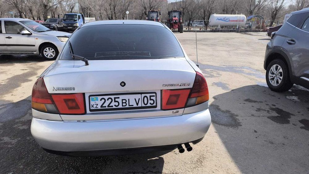 Мутсубиши карисма