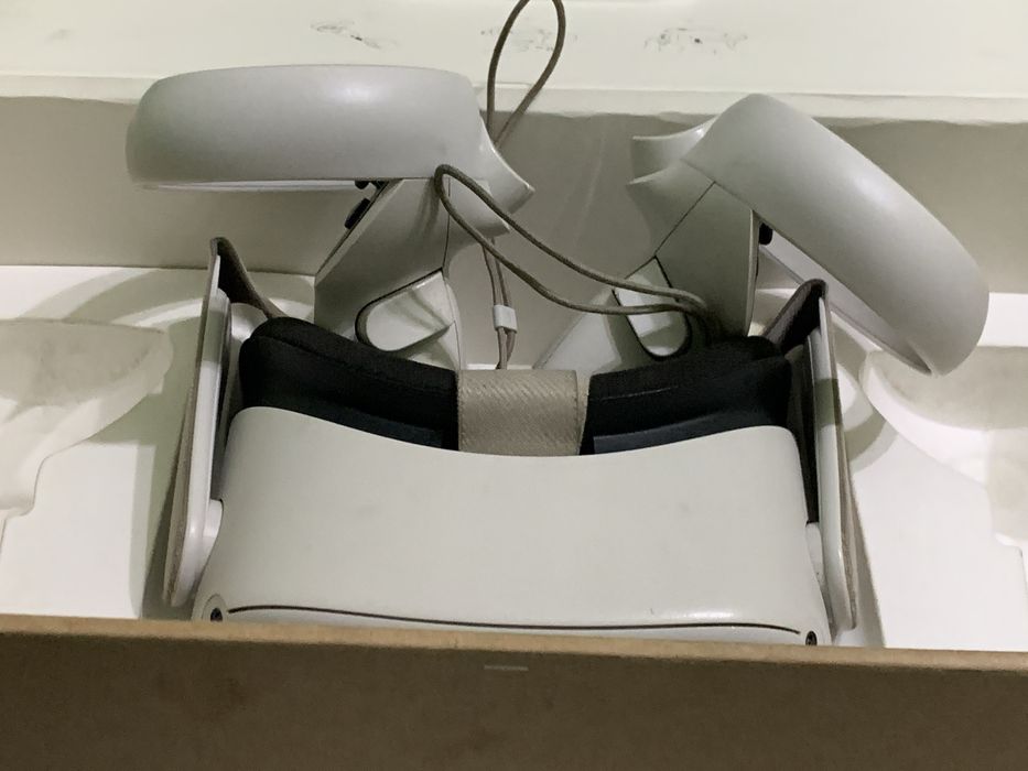 Vr ochki. Oculust quest 2. Vr zor.