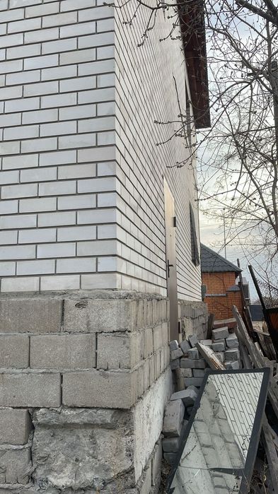 Продам двухэтажный дом