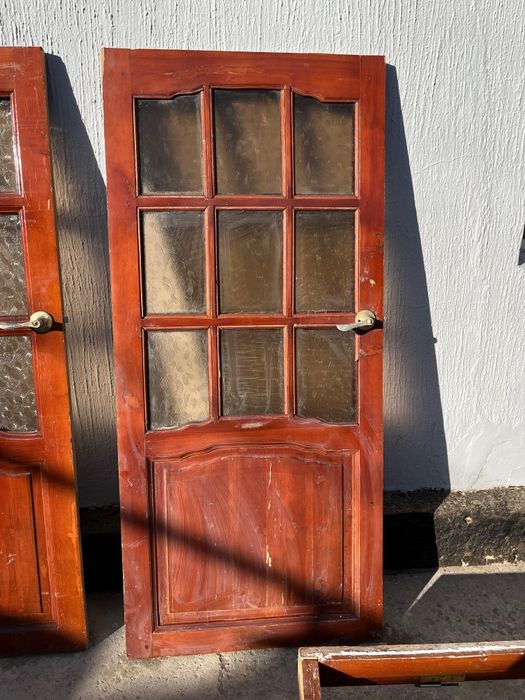 Есіктер бу Двери бу