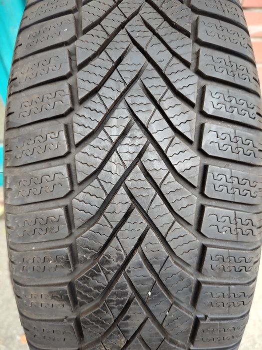 Продавам 4 зимни гуми 205/60/16 Falken