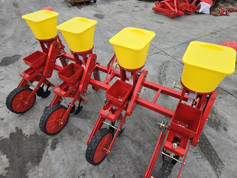 Semanatoare porumb mecanica 4 sectii