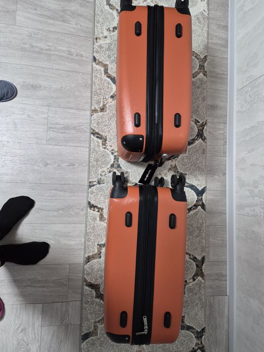 Продаются оригинальные чемоданы самсонит