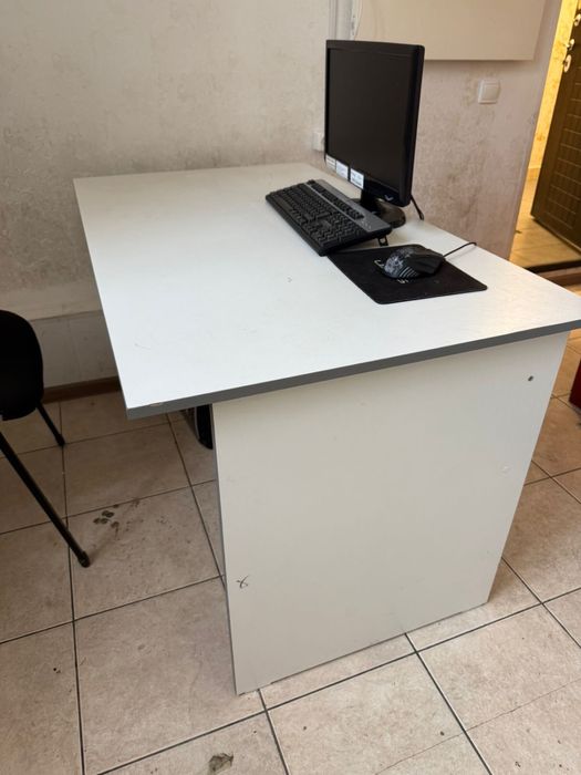 Продам стол компьютерный