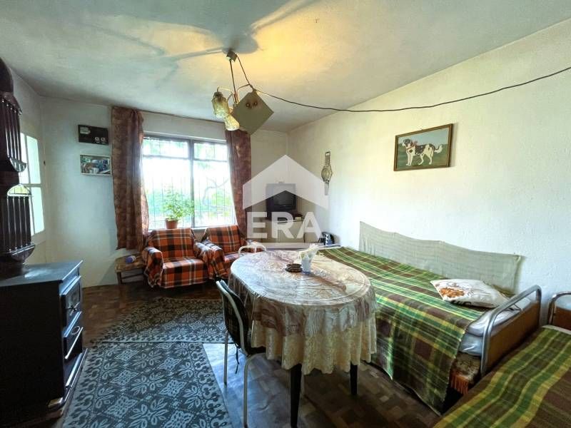 Вила с двор в кв.Прилепци