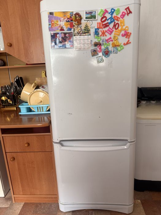 Холодильник сатылады барлыгы істейді