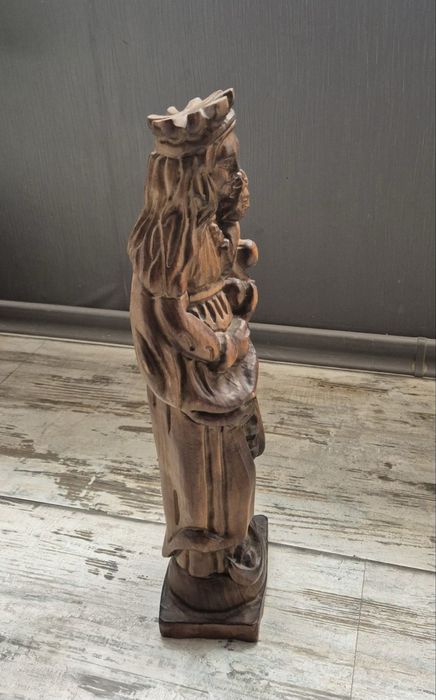 Стара дървена статуетка - дърворезба