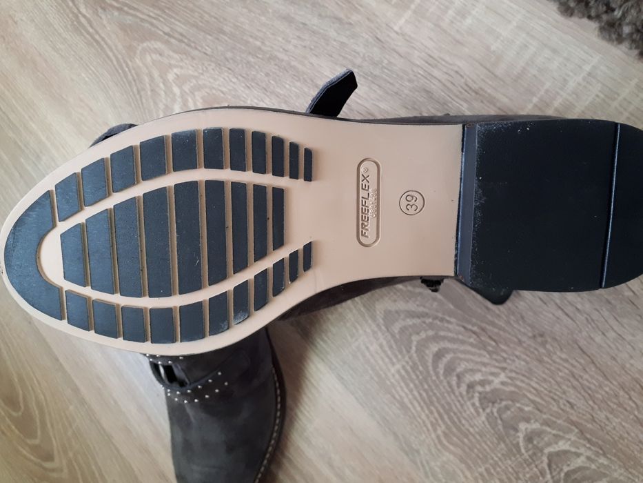 Botine piele intoarsa
