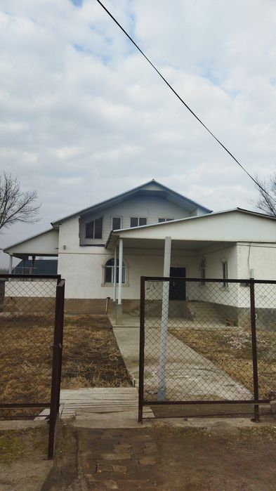 Дом новый коттеджного типа