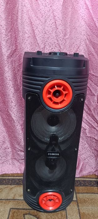 Продам блютуз колонку.