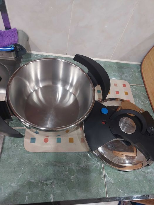 Скороварка "BergHOFF"