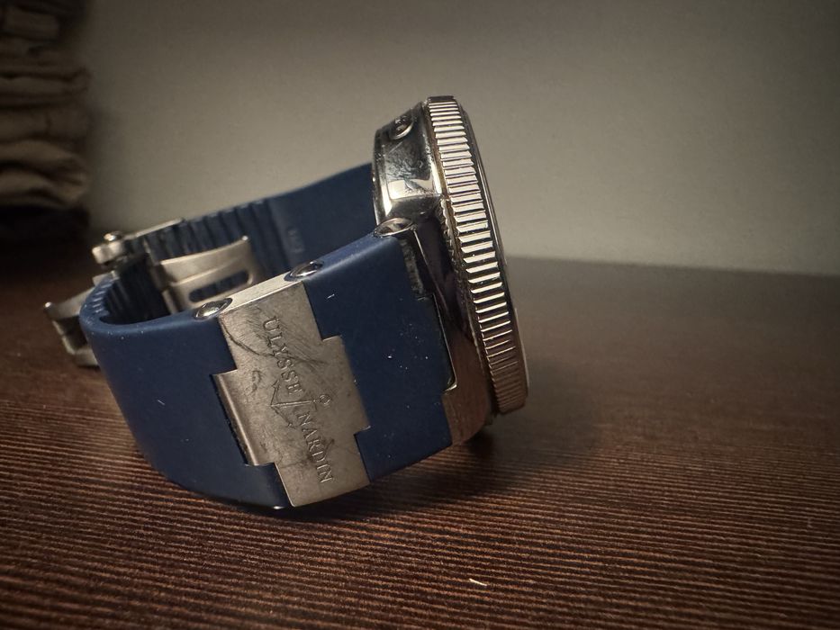 Ullyse Nardin оригинален часовник с кутия, но без документи