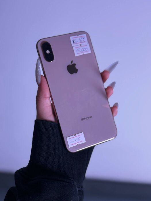 На продаже IPhone XS