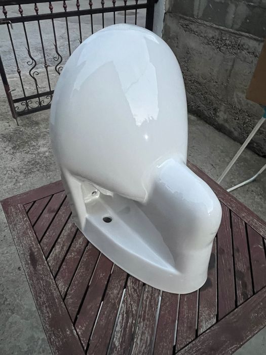 GROHE тоалетна чиния чисто нова с лек фабричен дефект на ъгълчето