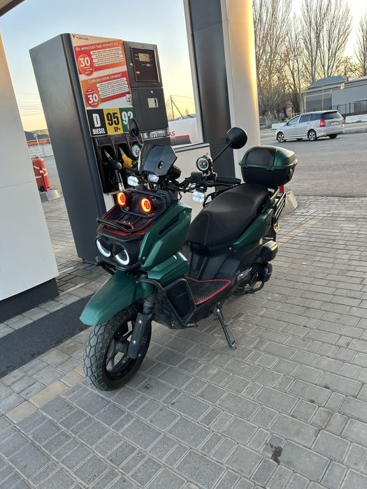 Танк мопед Bennali 180куб