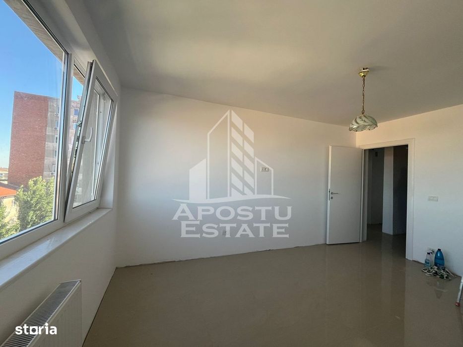 Apartament cu 2 camere, decomandat, renovat, zona Dambovita — fotografia 1